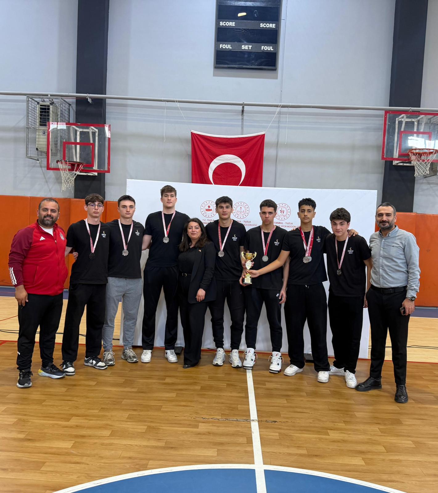 BASKETBOL TAKIMIMIZ FİNAL MÜSABAKASINI İKİNCİLİKLE  TAMAMLADI